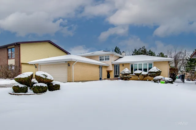 $449,900 | 1306 West Byron Avenue, Addison, IL 60101