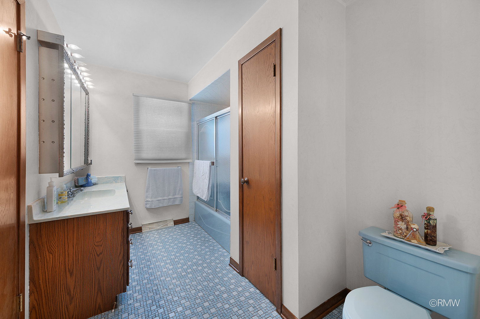 1306 West Byron Avenue Addison, IL 60101 - Photo 6 of 24