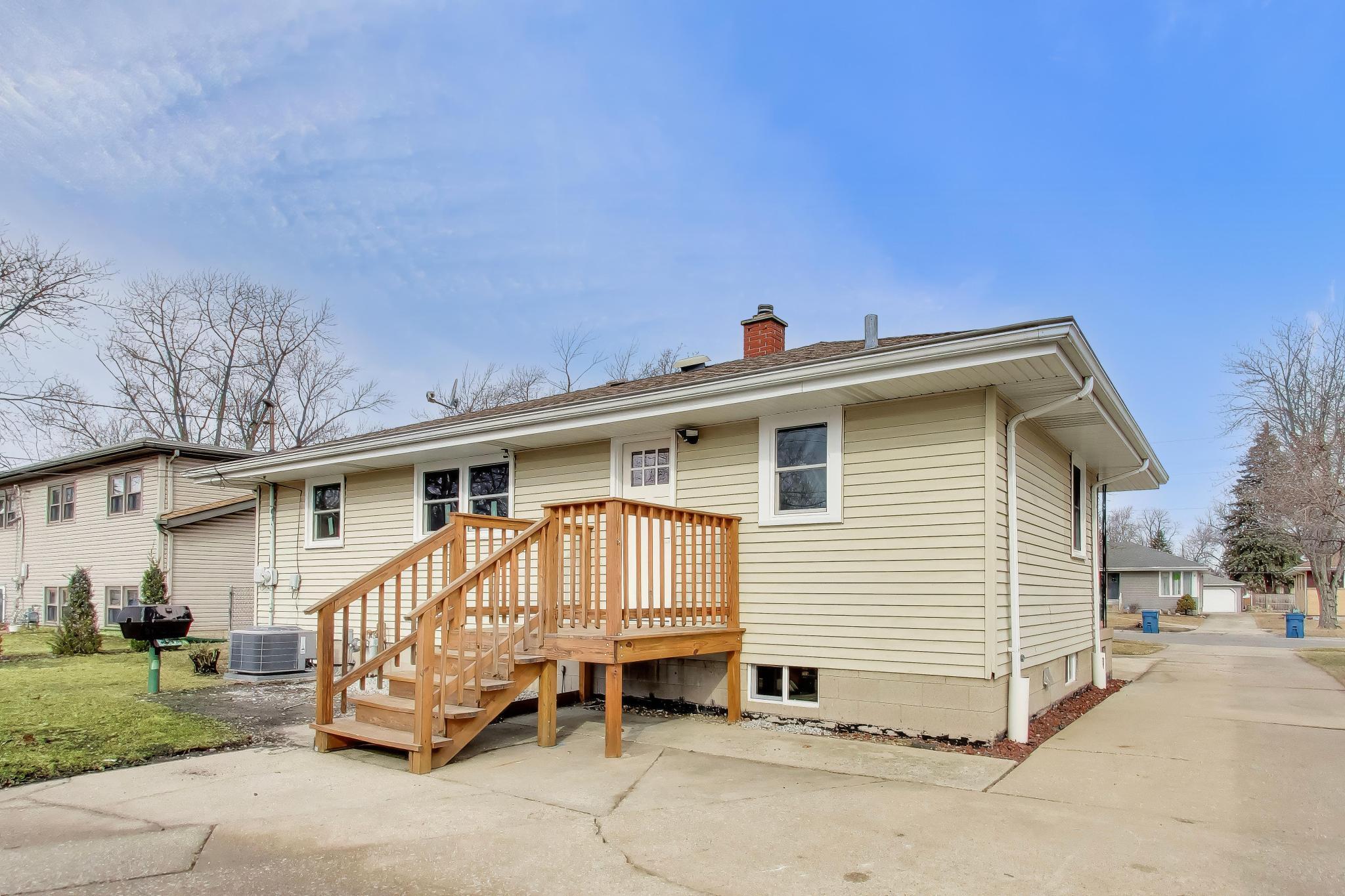 2022 38th Street Highland, IN 46322 - Photo 29 of 35 2048x1365