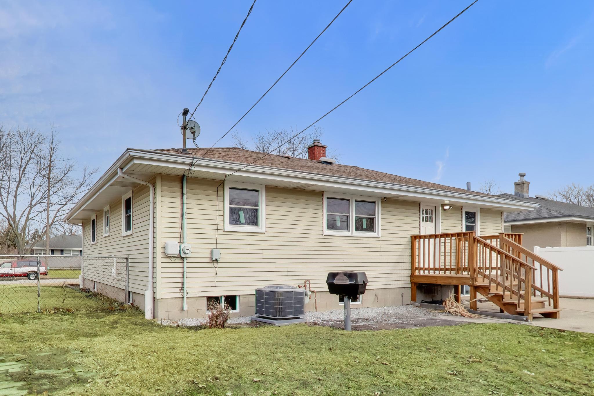 2022 38th Street Highland, IN 46322 - Photo 30 of 35 2048x1366