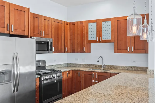 $625,000 | 4147 North Lincoln Avenue, Unit 3, Chicago, IL 60618