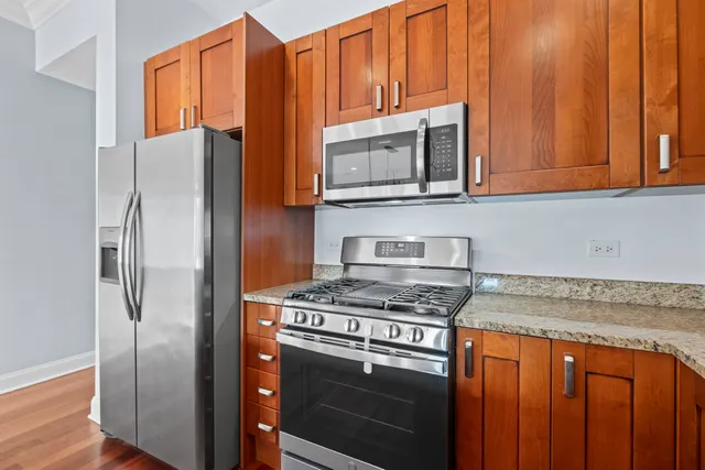 $625,000 | 4147 North Lincoln Avenue, Unit 3, Chicago, IL 60618