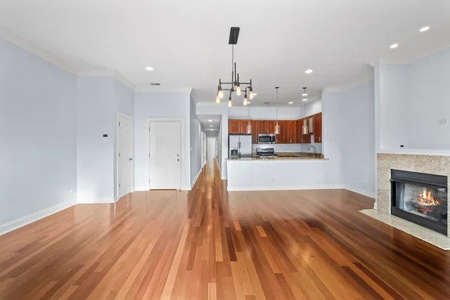 $625,000 | 4147 North Lincoln Avenue, Unit 3, Chicago, IL 60618