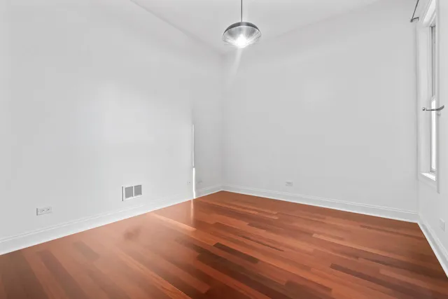 $625,000 | 4147 North Lincoln Avenue, Unit 3, Chicago, IL 60618