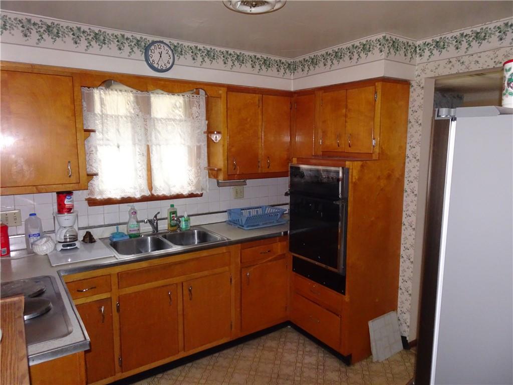 932 Middletown Road New Stanton, PA 15672 - Photo 8 of 24