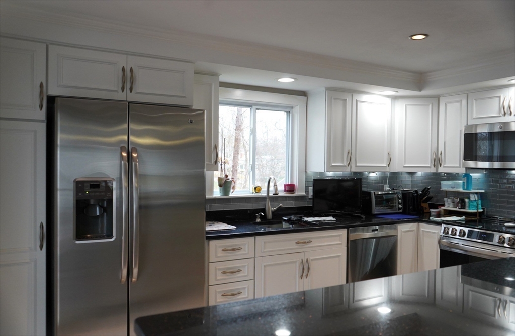 54 Melbourne Road Barnstable, MA 02601 - Photo 8 of 42