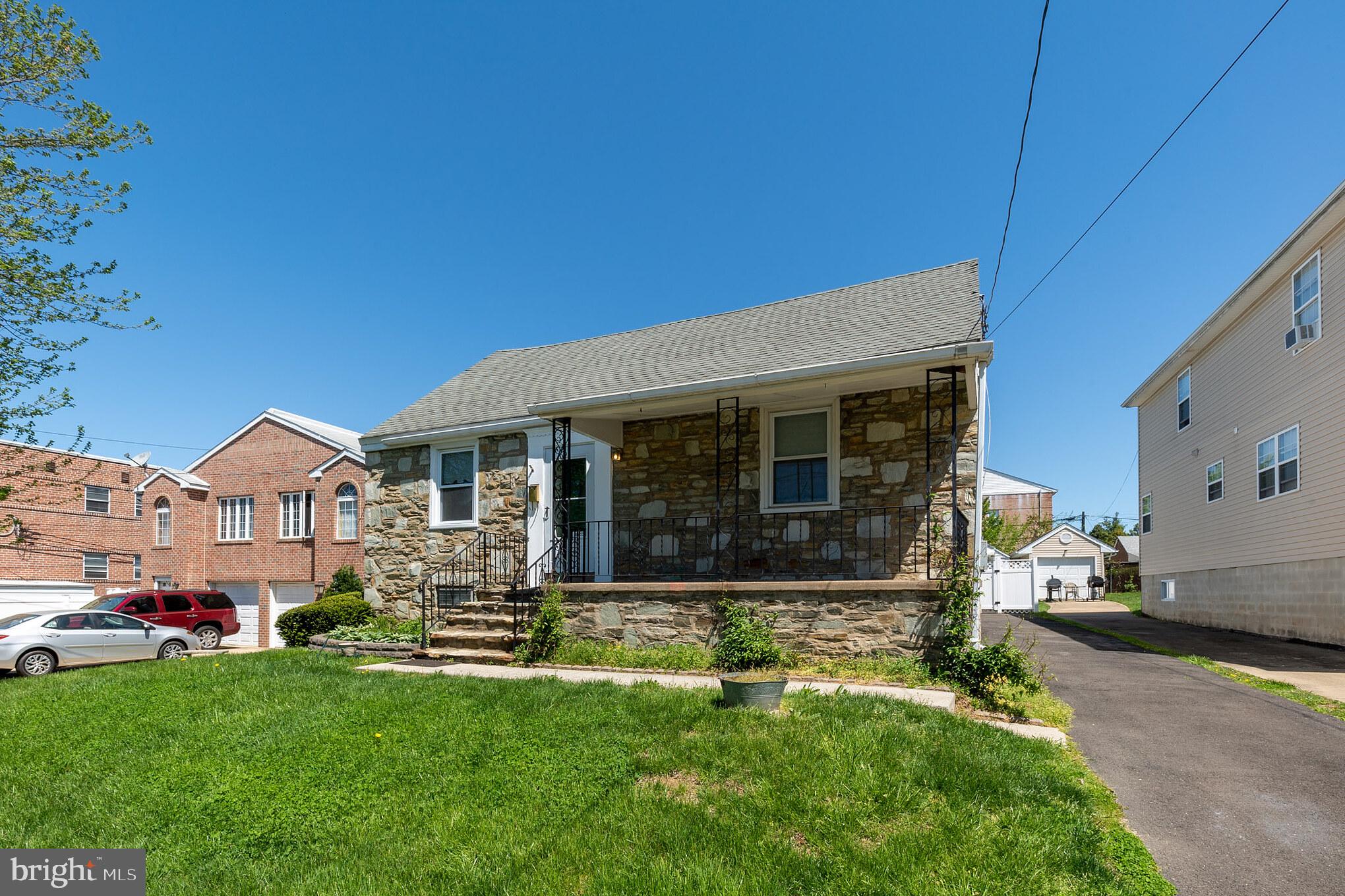 1713 Ripley Street Philadelphia, PA 19111 - Photo 3 of 28 Gallery Image 3