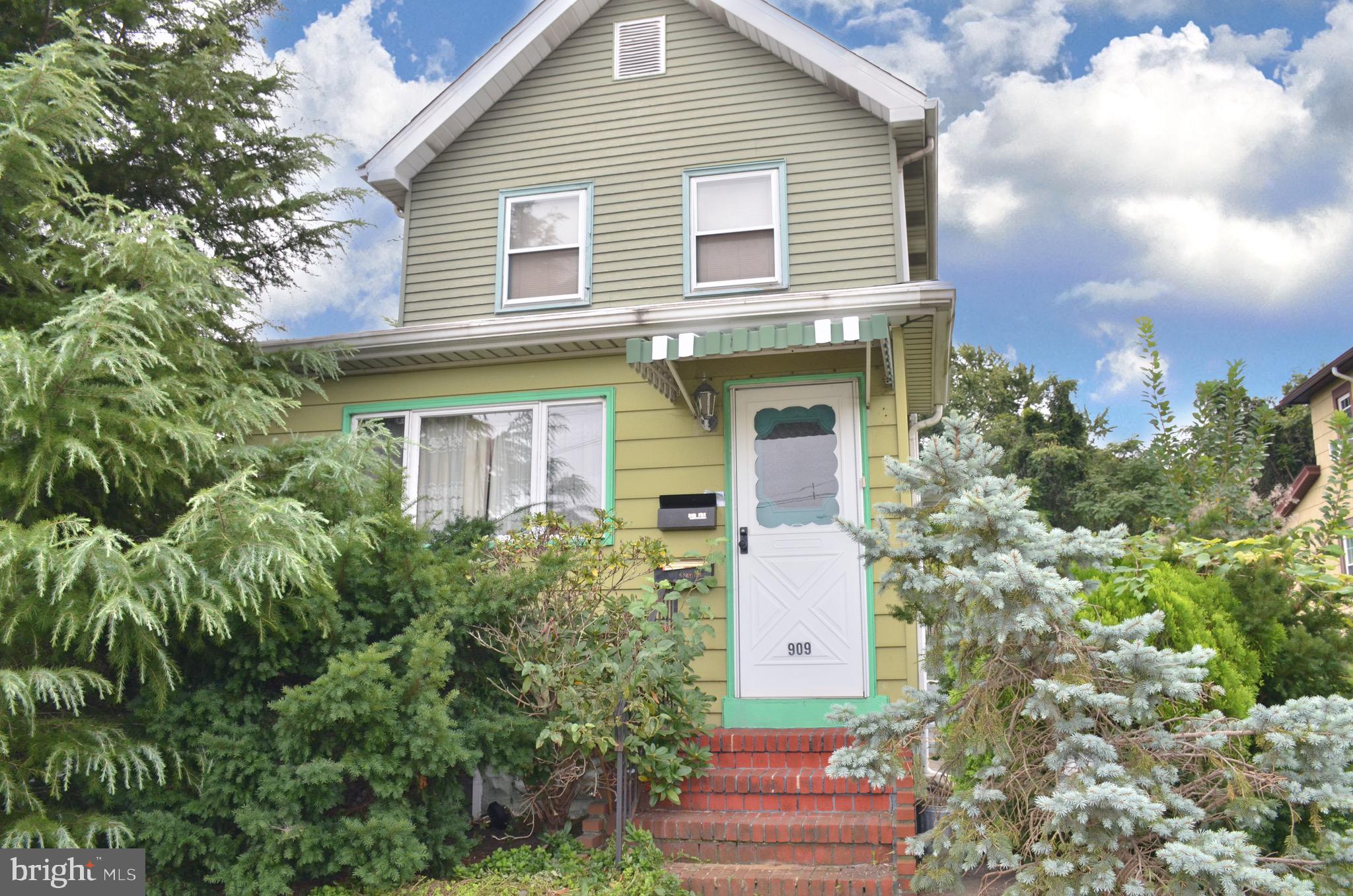 909 Crown Point Road Westville, NJ 08093 - Photo 1 of 16 Gallery Image 1