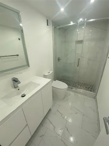 $1,990 | 400 Kings Point Drive, Unit 929, Sunny Isles Beach, FL 33160