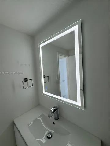 $1,990 | 400 Kings Point Drive, Unit 929, Sunny Isles Beach, FL 33160