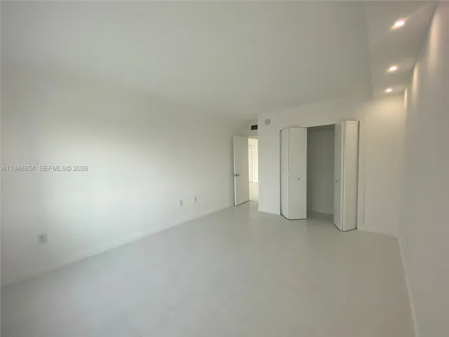 $1,990 | 400 Kings Point Drive, Unit 929, Sunny Isles Beach, FL 33160