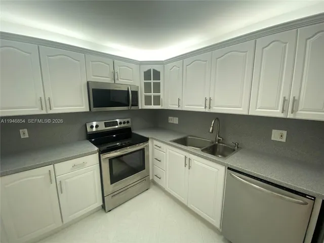 $1,990 | 400 Kings Point Drive, Unit 929, Sunny Isles Beach, FL 33160