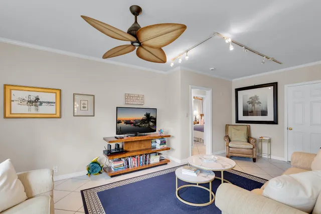 $2,300,000 | 827 Eisenhower Drive, Key West, FL 33040