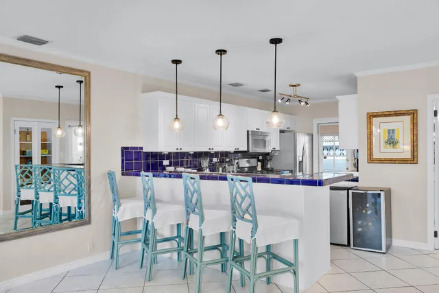 $2,300,000 | 827 Eisenhower Drive, Key West, FL 33040