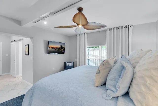 $2,300,000 | 827 Eisenhower Drive, Key West, FL 33040