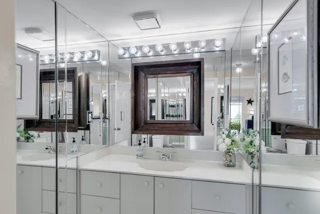 $2,300,000 | 827 Eisenhower Drive, Key West, FL 33040