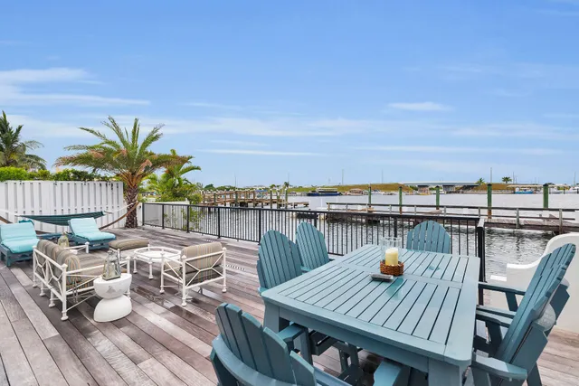 $2,300,000 | 827 Eisenhower Drive, Key West, FL 33040