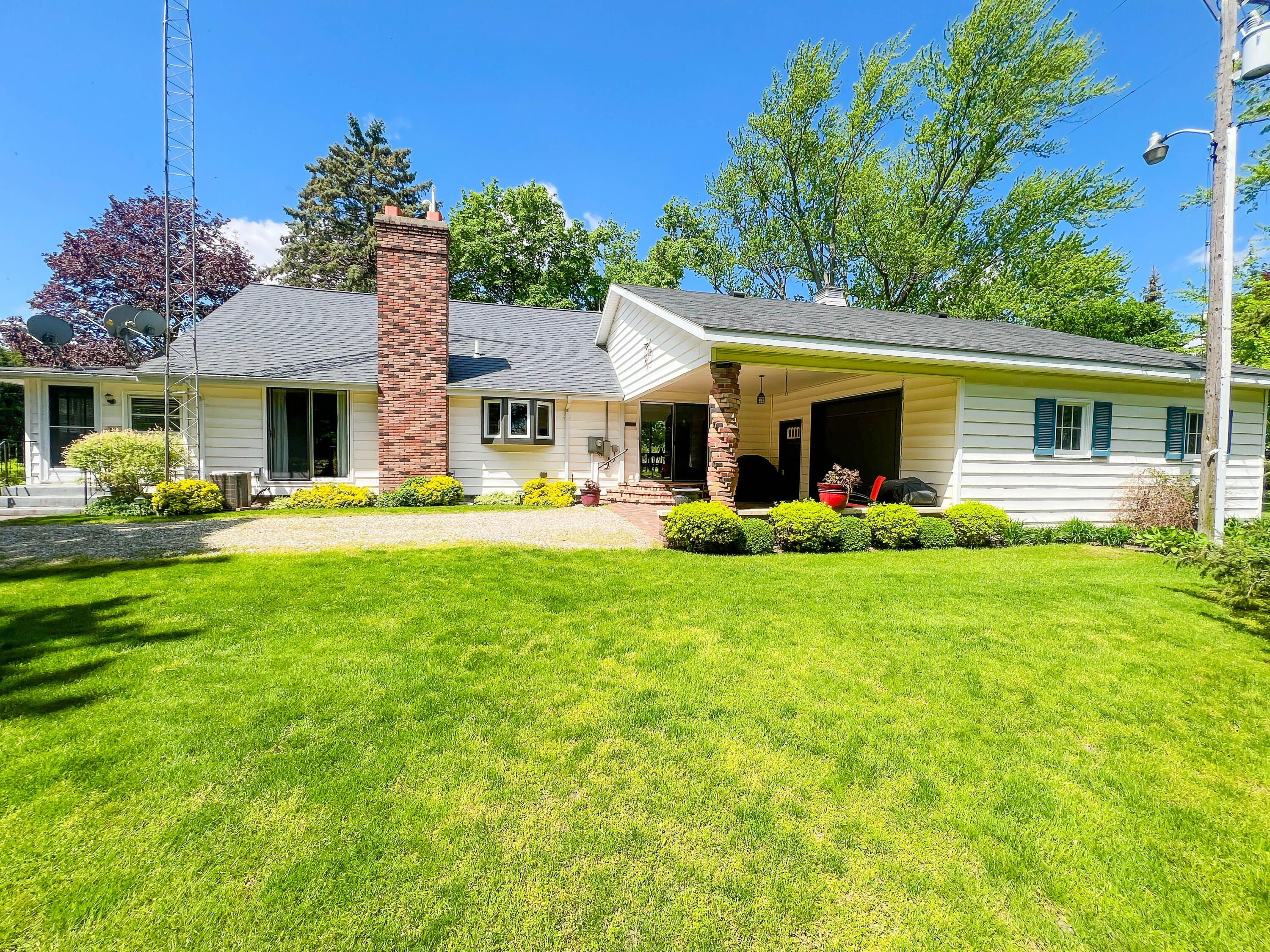 1166 Trayer Road Bronson, MI 49028 - Photo 3 of 28 side view