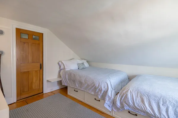 $2,695,000 | 34 Pine Street, Nantucket, MA 02554
