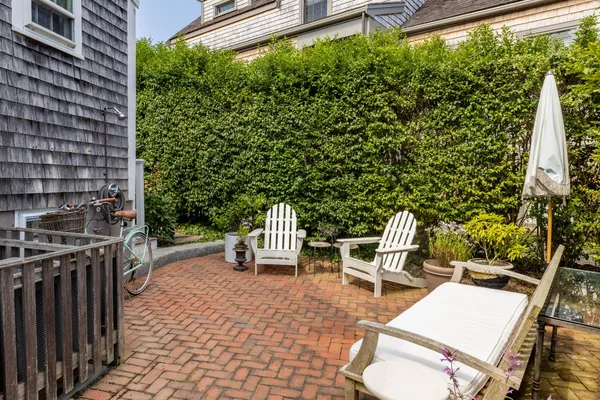 $2,695,000 | 34 Pine Street, Nantucket, MA 02554