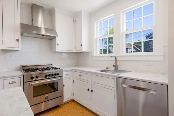 $2,695,000 | 34 Pine Street, Nantucket, MA 02554