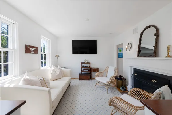 $2,695,000 | 34 Pine Street, Nantucket, MA 02554
