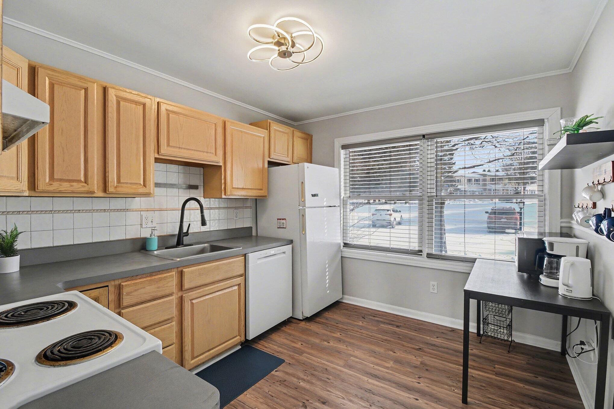 1208 Lear Court Rochester Hills, MI 48307 - Photo 9 of 26 014_file_7576