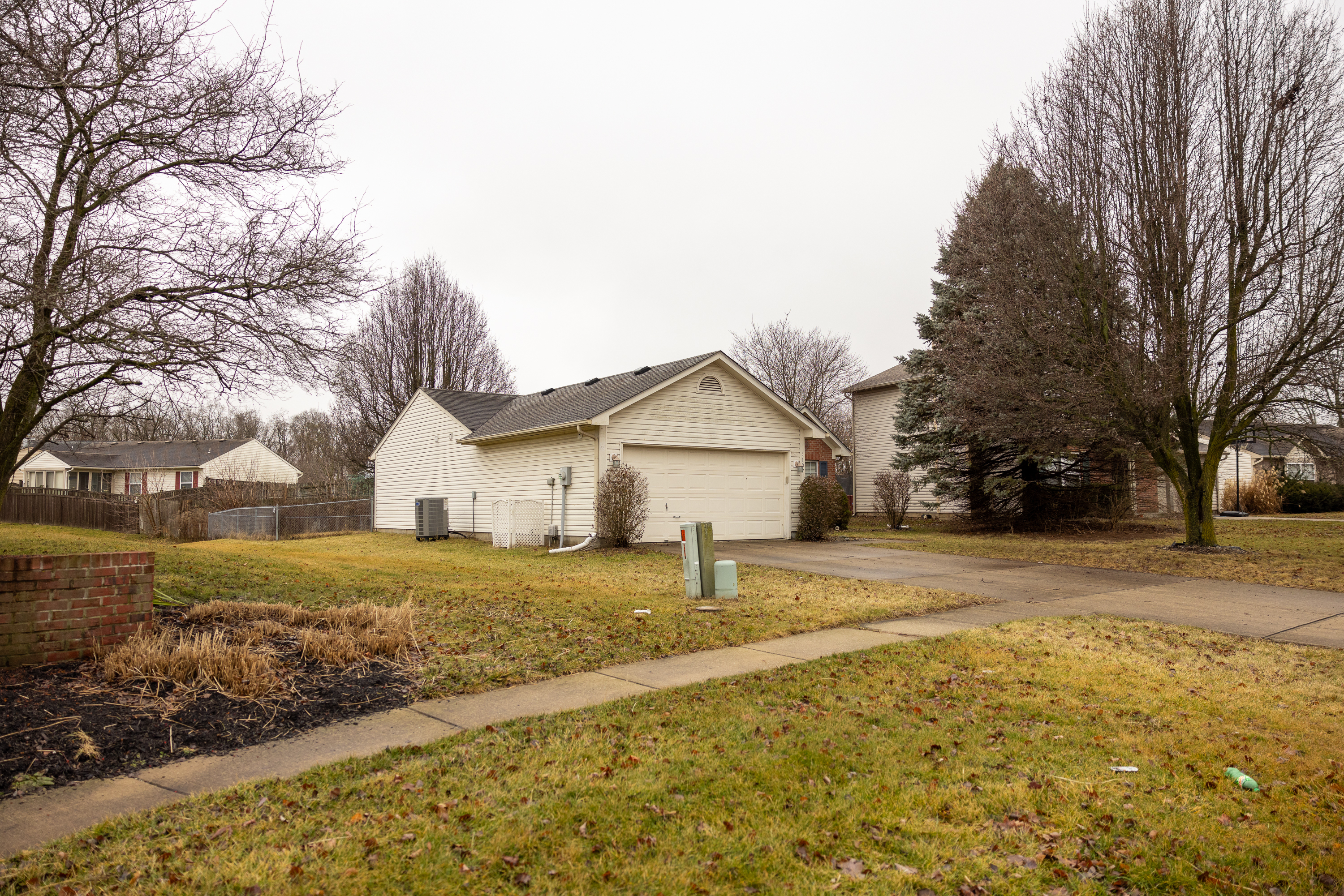 5107 Milhouse Road Indianapolis, IN 46221 - Photo 3 of 59