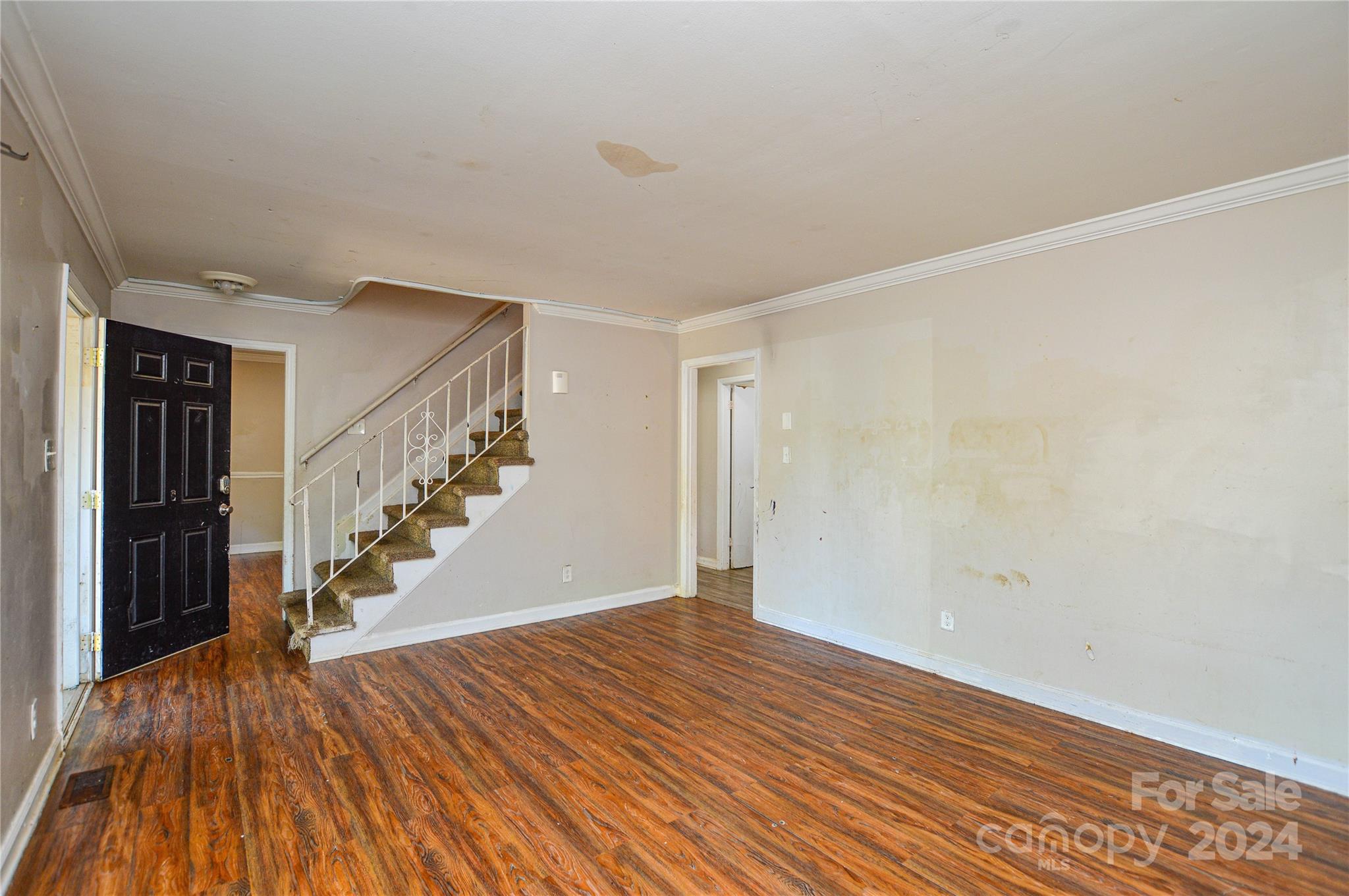1138 White Plains Road Charlotte, NC 28213 - Photo 8 of 36 a view of entryway with wooden floor