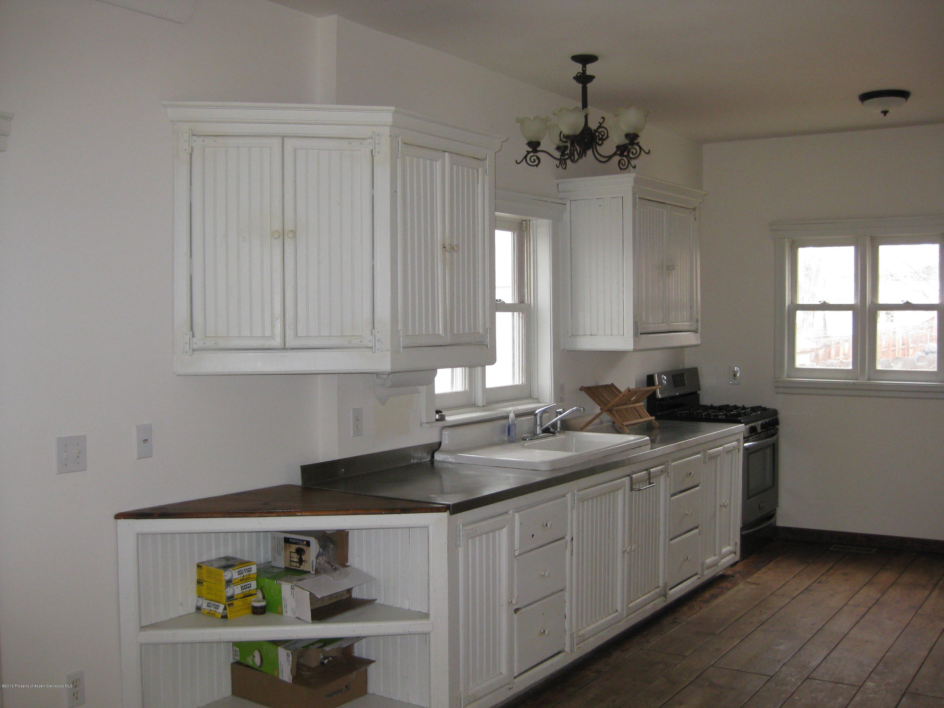 741 Whiteriver Avenue Rifle, CO 81650 - Photo 4 of 10 Kitchen
