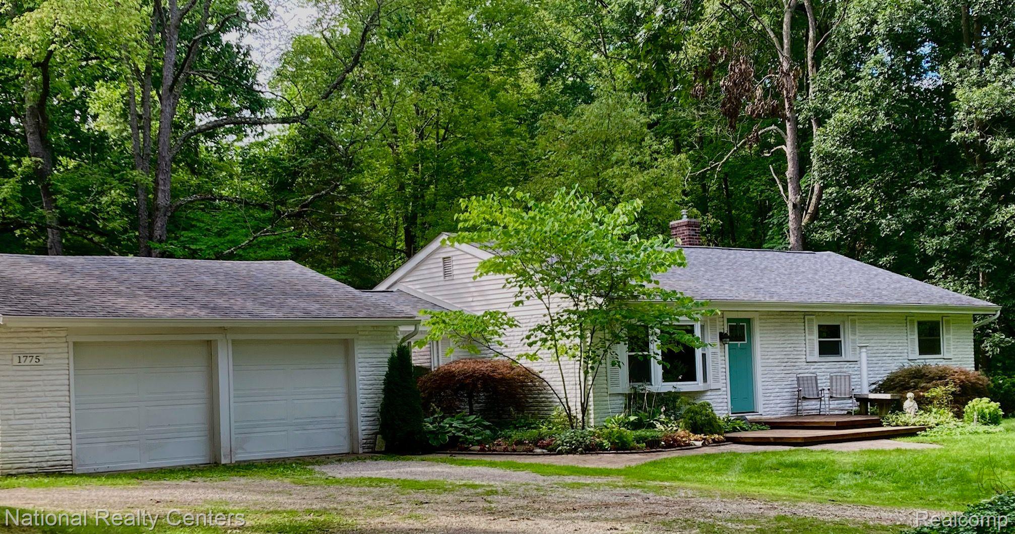 1775 Porter Road White Lake, MI 48383 - Photo 1 of 38 Welcome home to 1775 Porter Road!