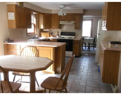 9 Erik Street Merrimack, NH 03054 - Photo 2 of 10 Gallery Image 2