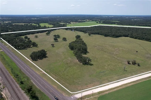 $2,805,800 | 5594 Us Highway, Cameron, TX 76520