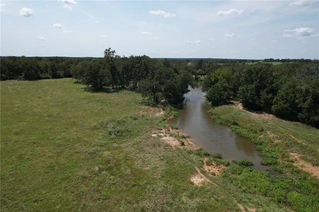 $2,805,800 | 5594 Us Highway, Cameron, TX 76520