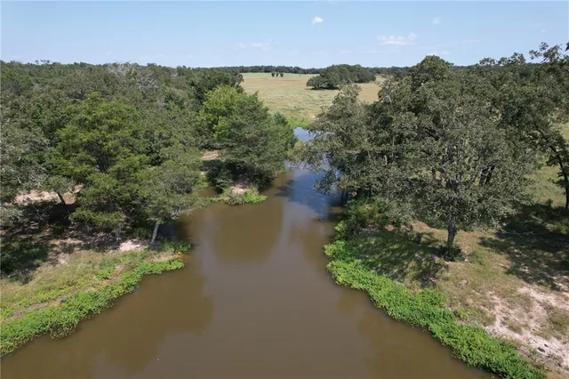 $2,805,800 | 5594 Us Highway, Cameron, TX 76520
