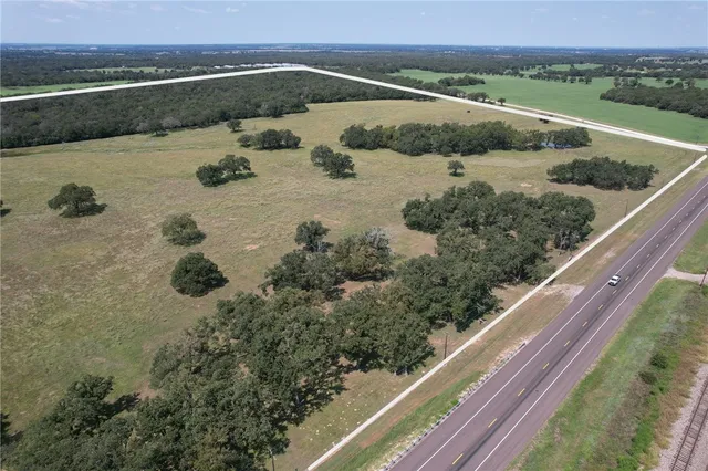 $2,805,800 | 5594 Us Highway, Cameron, TX 76520