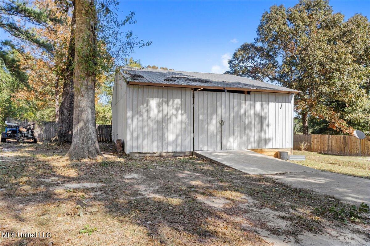 115 Rolling Woods Road Lucedale, MS 39452 - Photo 34 of 39 Workshop
