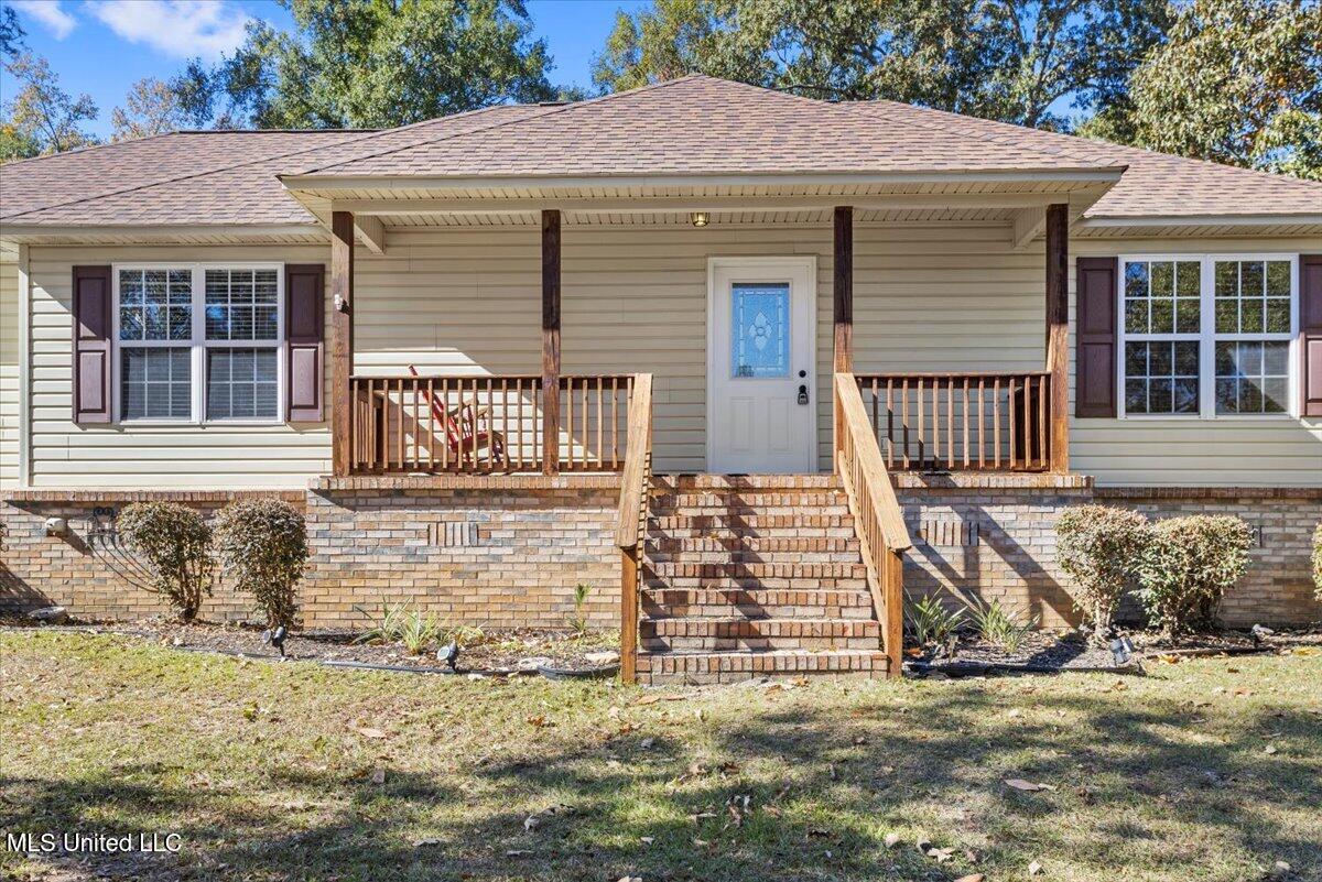 115 Rolling Woods Road Lucedale, MS 39452 - Photo 4 of 39 Front Porch