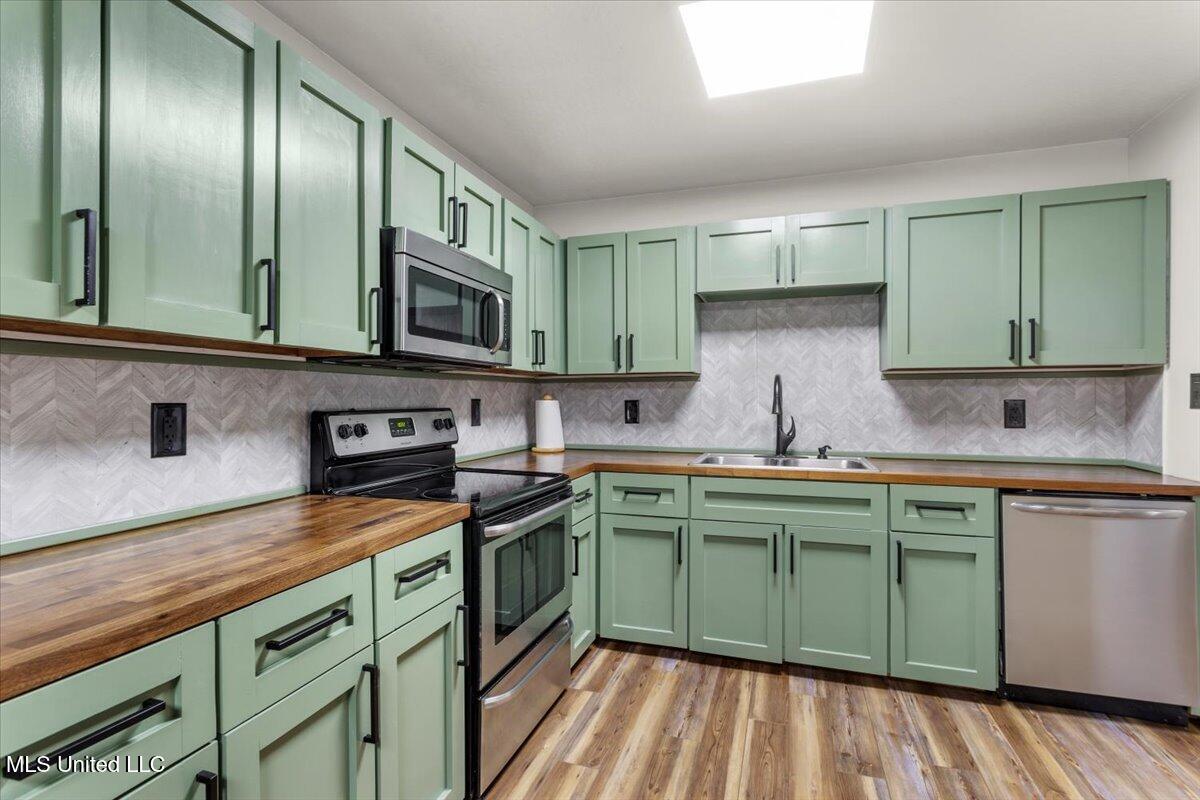 115 Rolling Woods Road Lucedale, MS 39452 - Photo 7 of 39 Kitchen 3