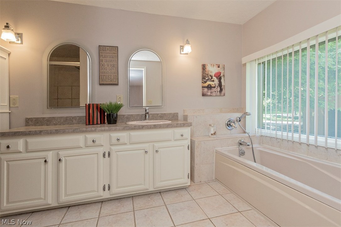 5243 SOM Center Road Solon, OH 44139 - Photo 21 of 28 Gallery Image 21