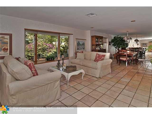 3511 North 33rd Terrace Hollywood, FL 33021 - Photo 3 of 21 Living Room