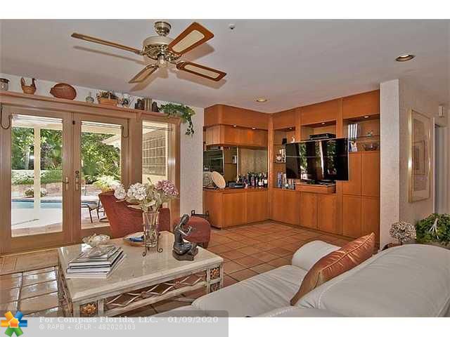 3511 North 33rd Terrace Hollywood, FL 33021 - Photo 6 of 21 Den/Family/Great Room