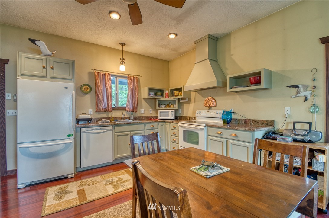22106 Sandridge Road Ocean Park, WA 98640 - Photo 10 of 40 Gallery Image 10