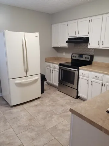 $1,600 | 430 Walton Ferry Road, Unit 200, Hendersonville, TN 37075