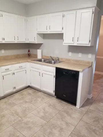 $1,600 | 430 Walton Ferry Road, Unit 200, Hendersonville, TN 37075