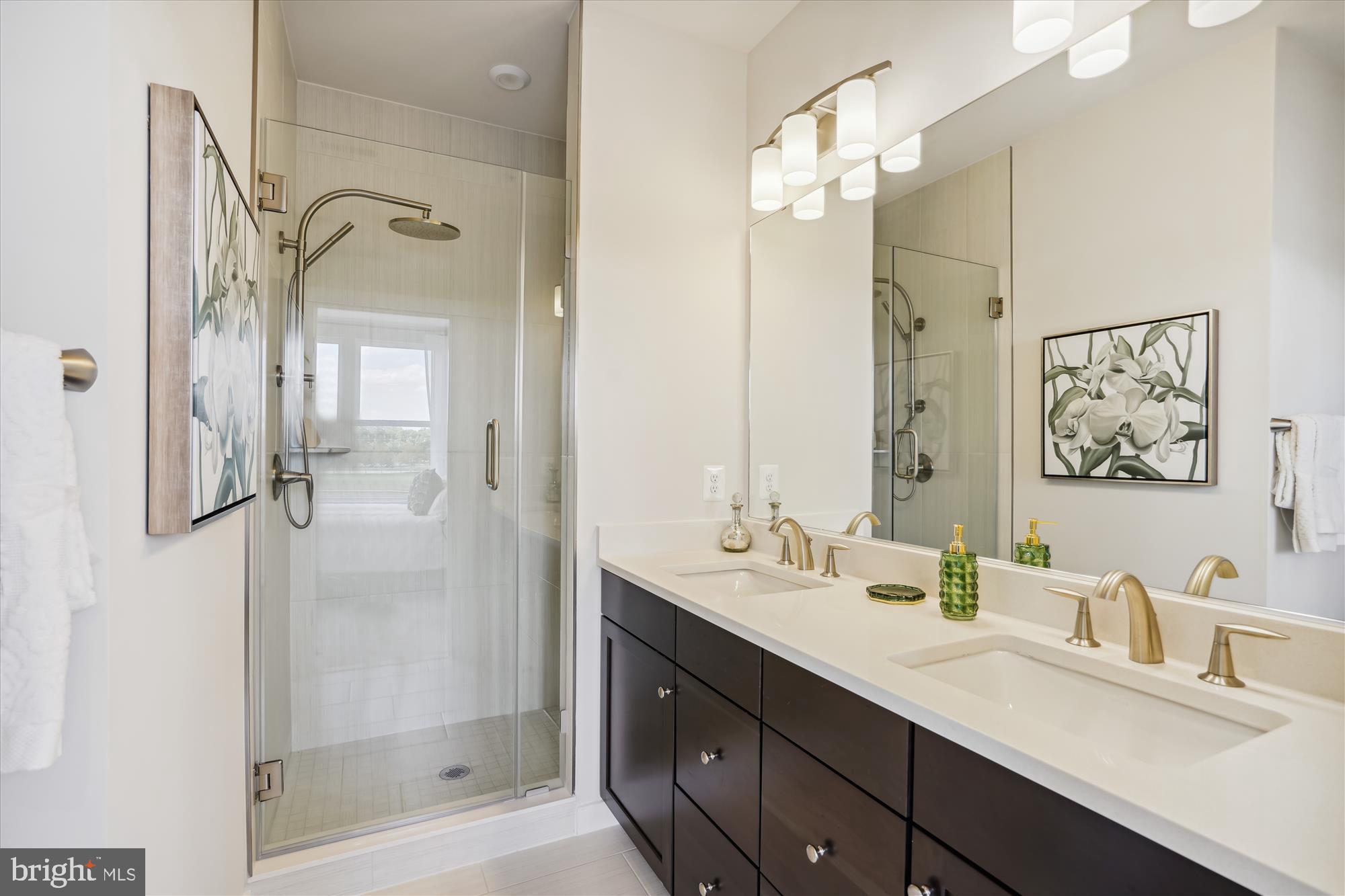 2558 Nicholson Street Hyattsville, MD 20782 - Photo 8 of 20 Upgraded tiles in the master bathroom shower