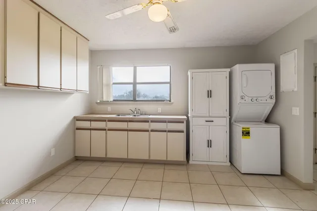 $925,000 | 22875 Northwest Parker Lane, Altha, FL 32421