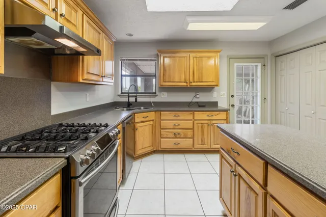 $925,000 | 22875 Northwest Parker Lane, Altha, FL 32421