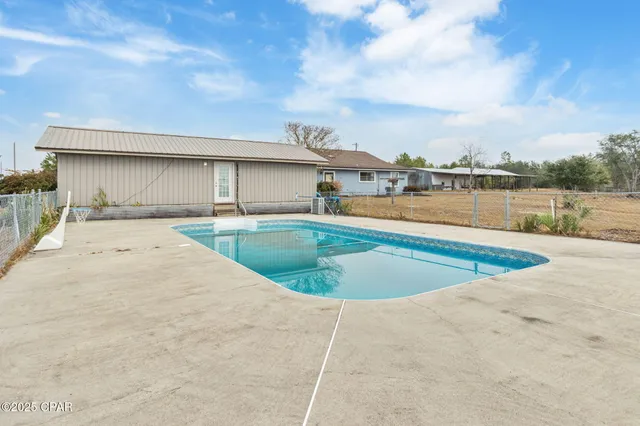 $925,000 | 22875 Northwest Parker Lane, Altha, FL 32421