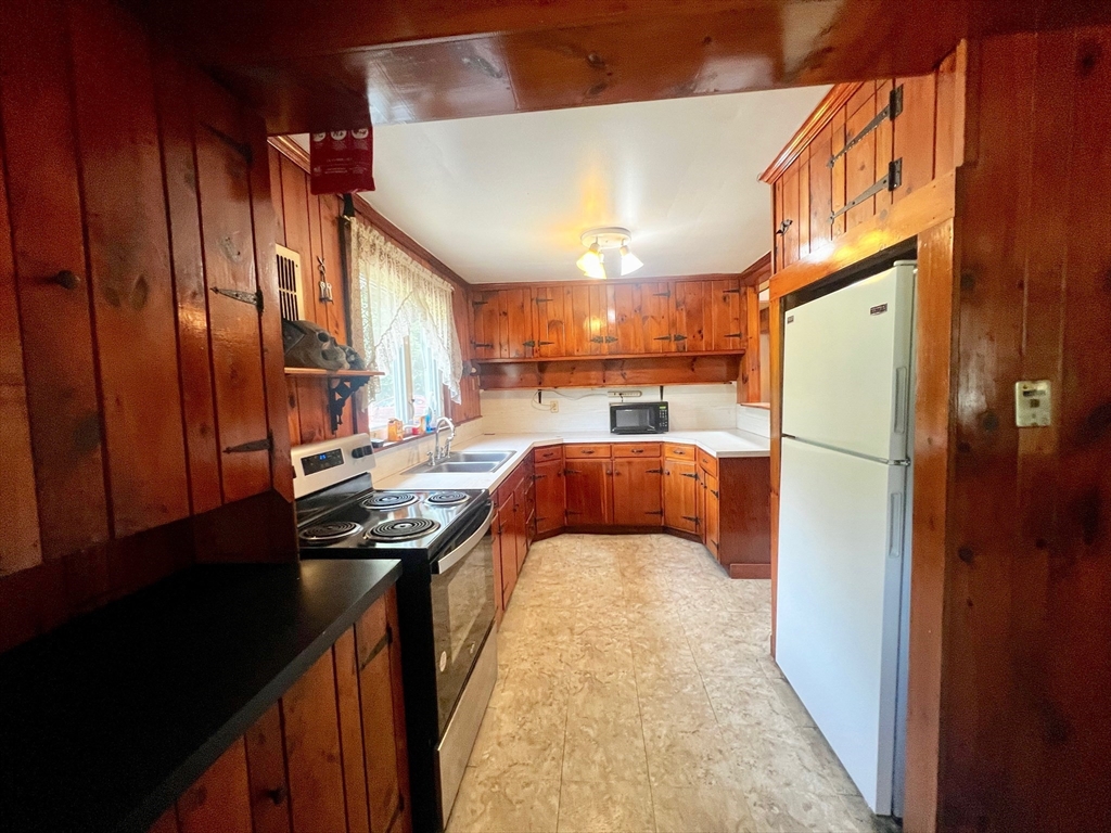 1158 Millers Falls Road Northfield, MA 01360 - Photo 13 of 41